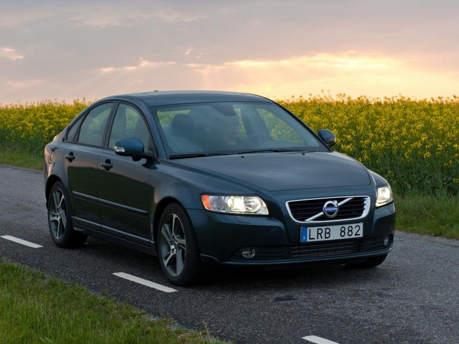  Volvo S40 Classic 2011 года  (фото 11 из 13)